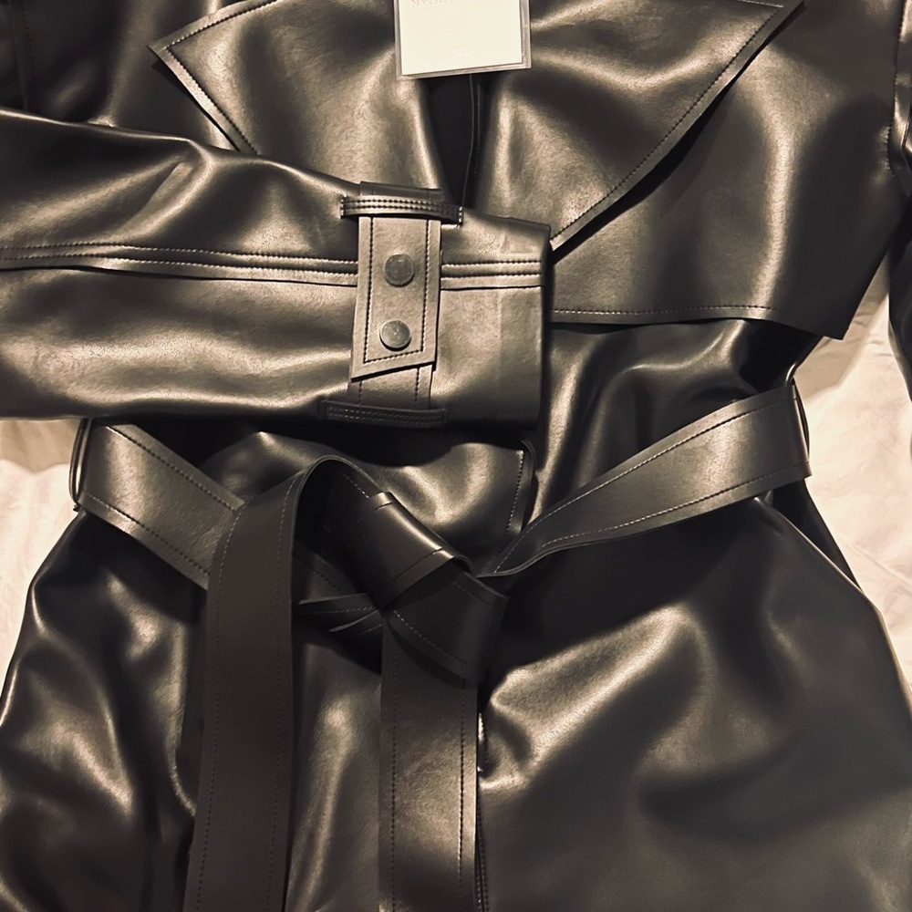 Women’s Black vegan -Leather Trench Rumper with Belt